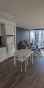 Downtown Vancouver *Furnished* 1 Bedroom + Den Apartment - Photo 3