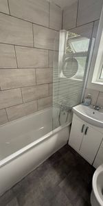 1 Bed Flat, Goodall Road, E11 - Photo 3