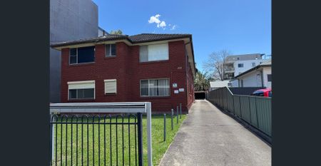 Centrally located and close to all major amenities - Photo 4