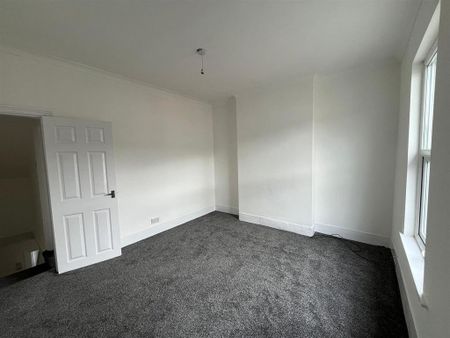 2 bedroom end of terrace house to rent - Photo 5