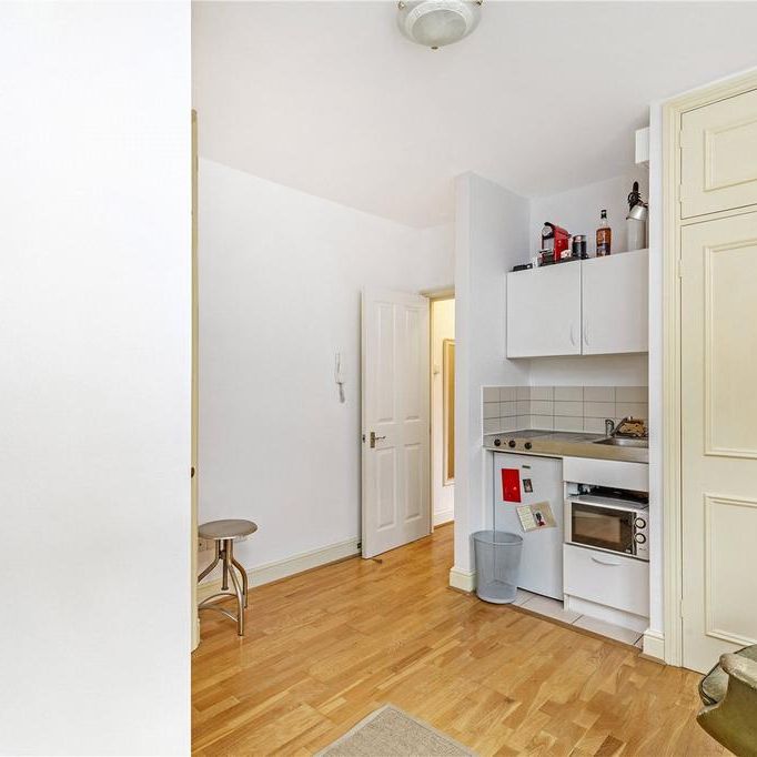 Studio to rent - Photo 1