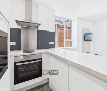 2 bedroom flat to rent - Photo 4