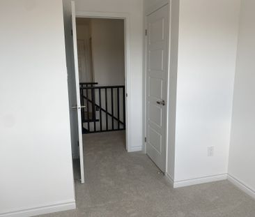 For Lease - 210 Histand Trail, Kitchener, Ontario - Photo 4