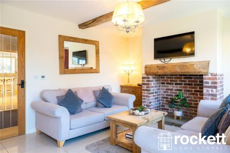 3 bedroom parking to rent - Photo 3