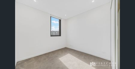 MODERN, SPACIOUS & ULTRA-CONVENIENT LIVING - Photo 2