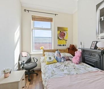 4 bedroom terraced house to rent - Photo 6