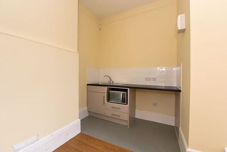 8 bedroom detached house to rent - Photo 3