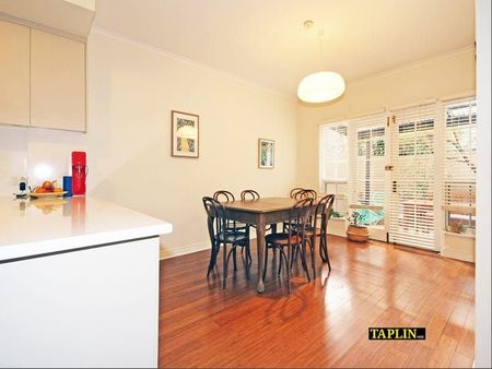 2/210 Gover Street, North Adelaide - Photo 3