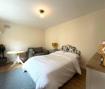 Larkspur, Newcastle, Co. Dublin - Photo 5