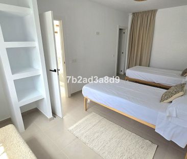 Detached Villa · Elviria - Photo 2