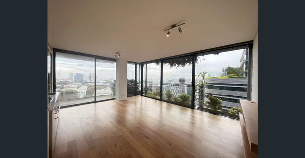 Stunning view and spacious One Bedroom and bills included in central park - Photo 1