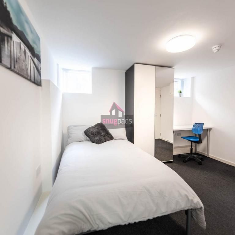 1 bedroom in a flat share to rent - Photo 1
