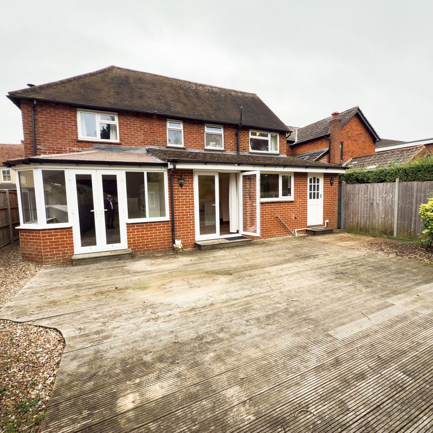 Fleet Road, Farnborough, GU14 9RB - Photo 1