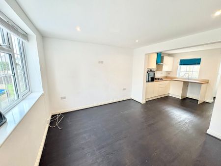 Commercial Street, Southampton - Photo 4