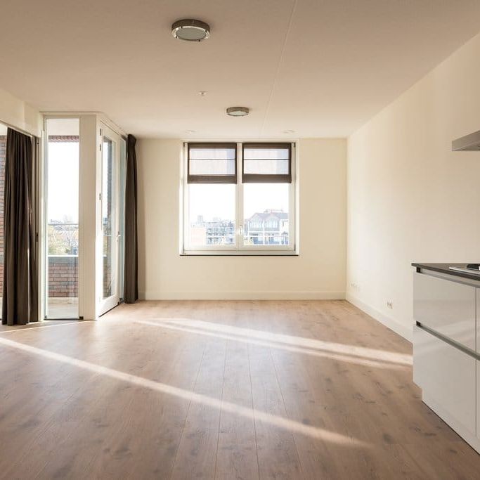 Appartement te huur: Cornelis Vermuydenstraat 56 1018 RN Amsterdam - Photo 1