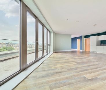 2 bedroom penthouse to rent - Photo 3