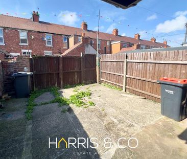 3 bedroom terraced house to rent - Photo 4