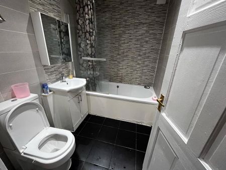 4 bedroom terraced house to rent - Photo 5