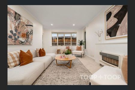 Comfortable & Convenient Unit Right on the Beach! - Photo 2