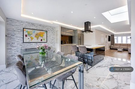 3 bedroom semi-detached house to rent - Photo 5