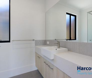 Brand New Modern Home - Stylish, Spacious & Low Maintenance - Photo 4