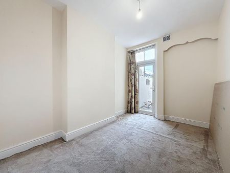 4 bedroom terraced house to rent - Photo 4