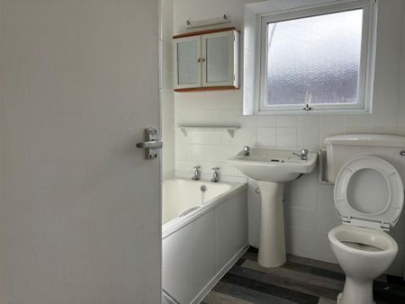 2 bedroom terraced house to rent - Photo 5