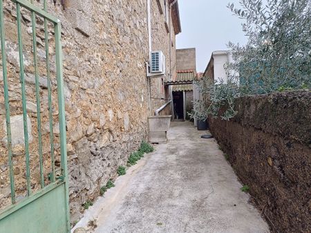 Location Appartement 3 pièces 79m² NARBONNE 11100 - Photo 5