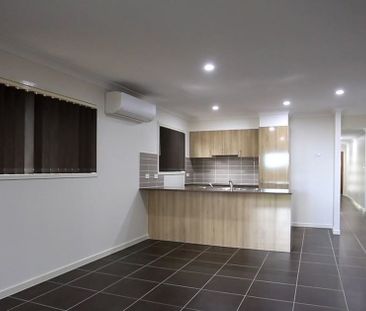 Spacious Family Home in a Prime Pimpama Location - Photo 5