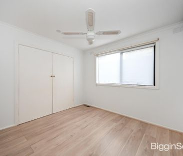 Renovated 2 Bedroom Bliss: Your Entertaining Haven Awaits - Photo 4