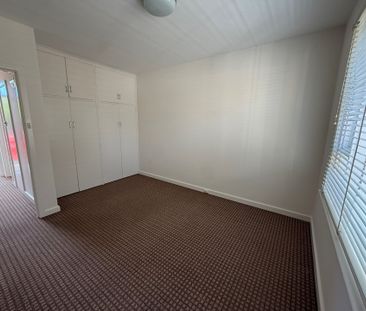 Neat & Convenient Living in the Heart of Northcote - Photo 1
