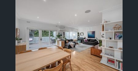 Private & Secure Family Home in Balwyn - Photo 2