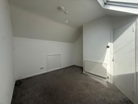3 Bed Terraced House, Westcott Road, L4 - Photo 2