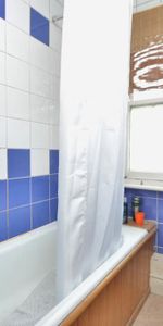 Room in a Shared House, Roundhay View, LS8 - Photo 4