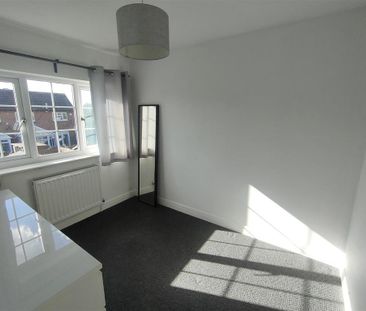2 bedroom semi-detached house to rent - Photo 2