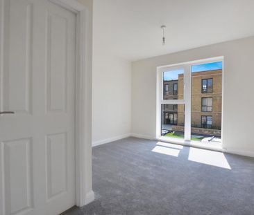 5 bedroom semi-detached house to rent - Photo 6