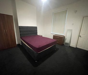 1 bedroom in a house share to rent - Photo 3