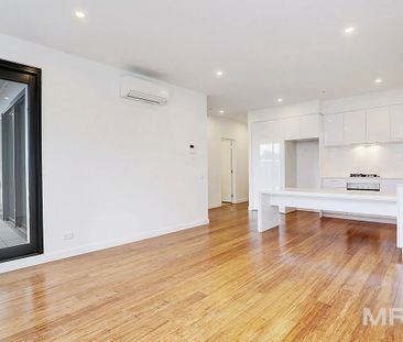Modern apartment in Brunswick West - Photo 1