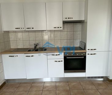 In the heart of Les Bastions, magnificent 3-room apartment on 2nd floo - Photo 4