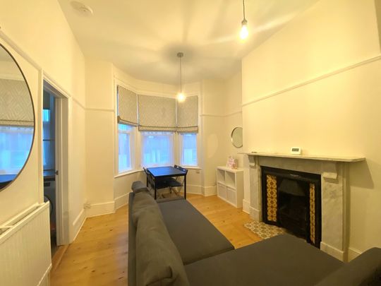 1 bed flat to rent in Old Tiverton Road, Exeter, EX4 - Photo 1