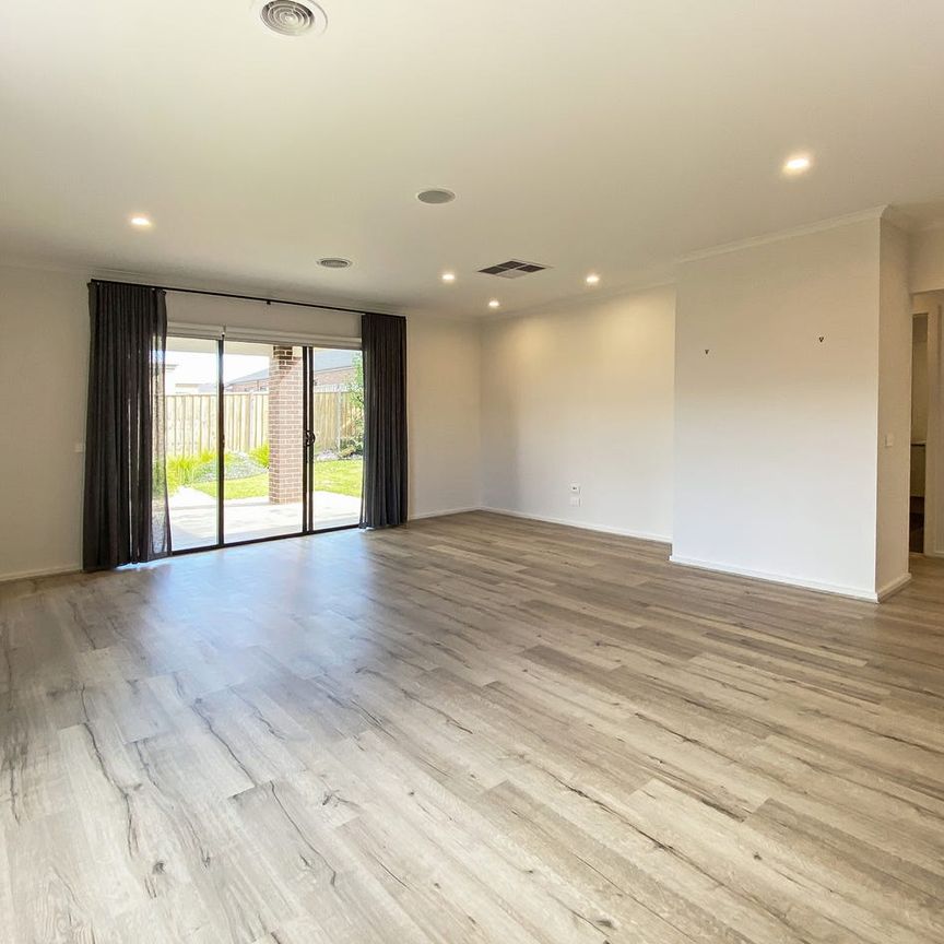 STUNNING FAMILY HOME - Photo 1