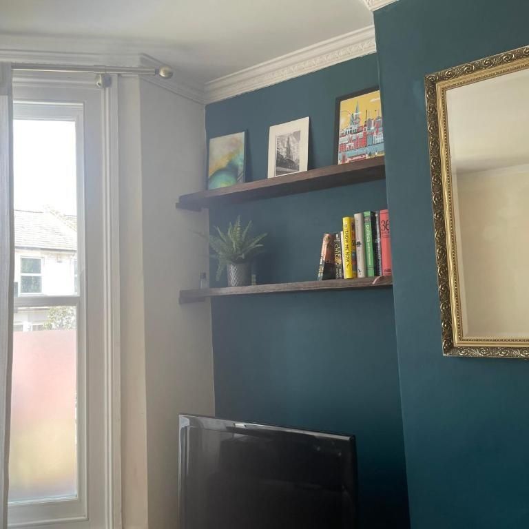 4 Bed Semi-Detached House, Rainton Road, SE7 - Photo 1