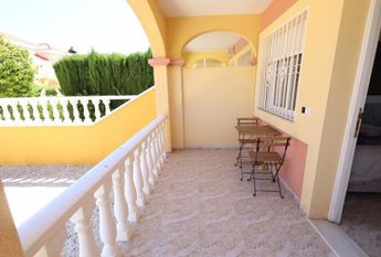 Adosado en la Regia . Temporada larga.