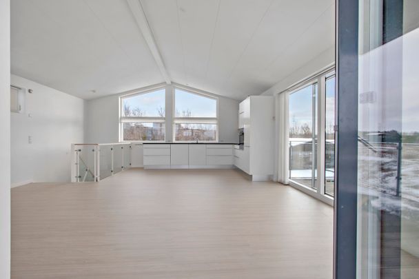 Lækker 2-plans villa med stor terrasse - Foto 1