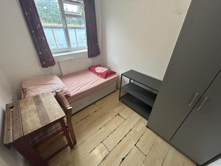 2 bedroom flat share to rent - Photo 4