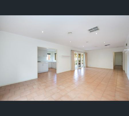 78 Mistletoe Street, Golden Square, Vic 3555 - Photo 5