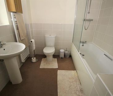 3 bedroom semi-detached house to rent - Photo 6