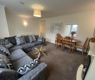 3 bedroom semi-detached bungalow to rent - Photo 3