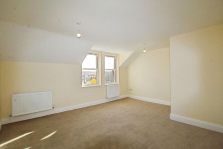 4 bedroom semi-detached house to rent - Photo 5