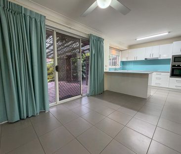Stylish & Spacious Townhouse Living in Prime South Penrith Location - Photo 5
